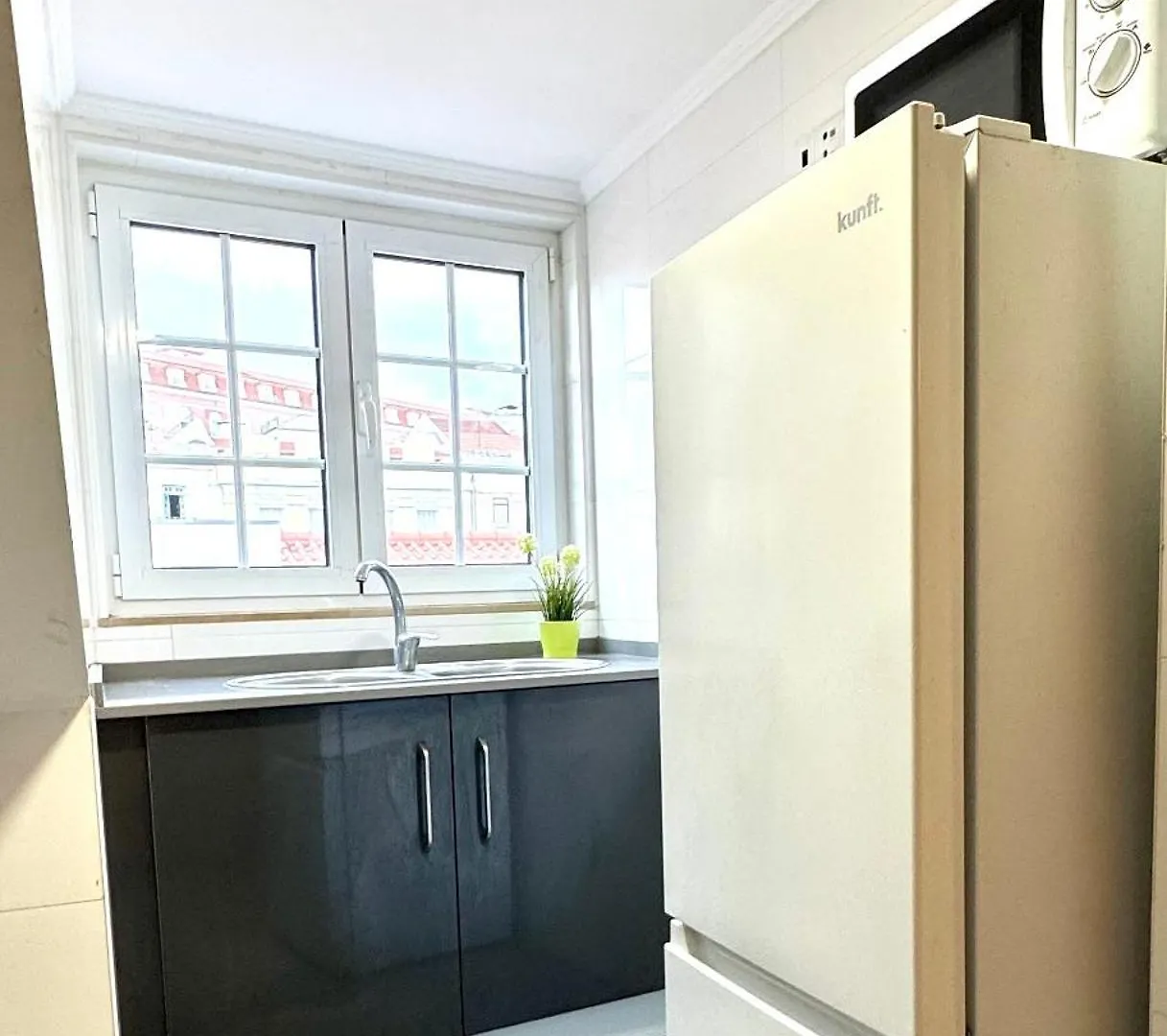 New, Cozy, Central Flat Lisbon