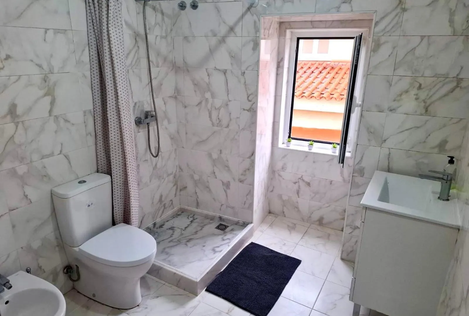 New, Cozy, Central Flat Lisbon Apartment